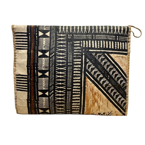 Traditional Handcrafted Black & Beige Bark Envelope Bag With Geometric Design - Picture 3 of 9